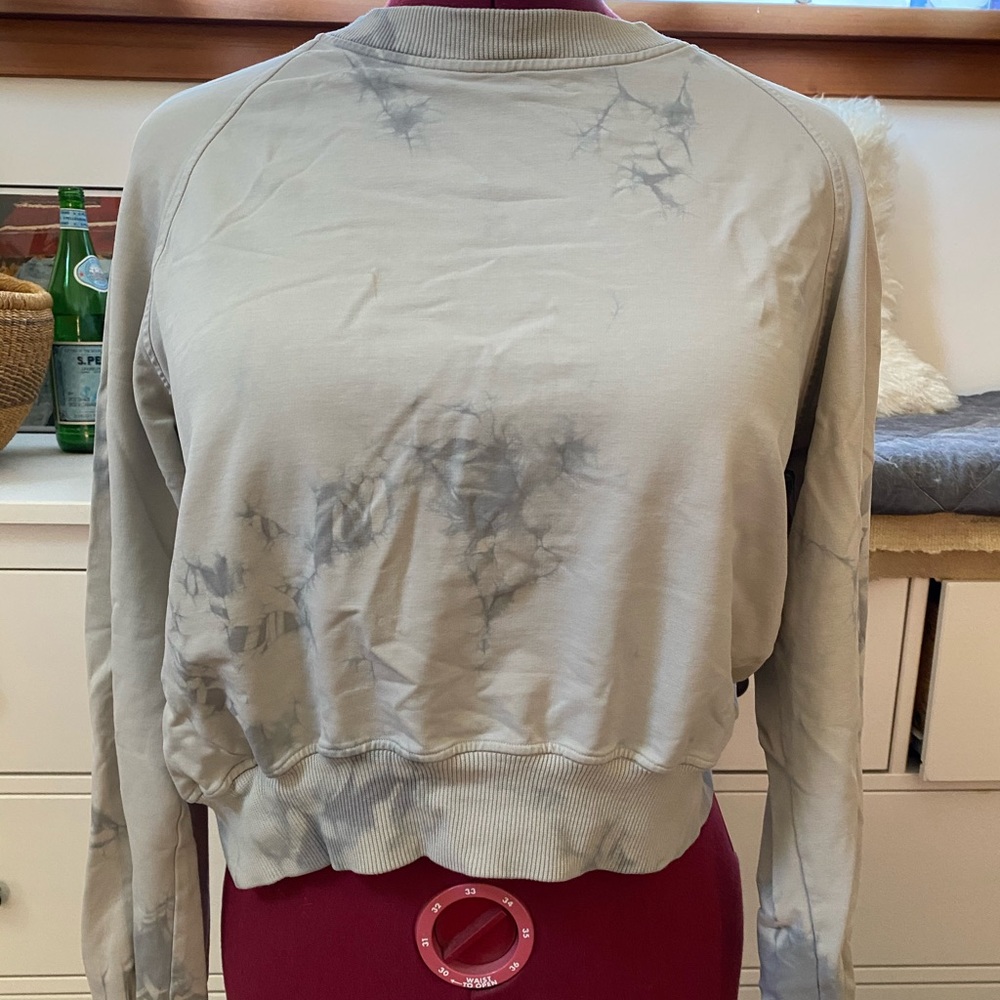 Lululemon cropped crew